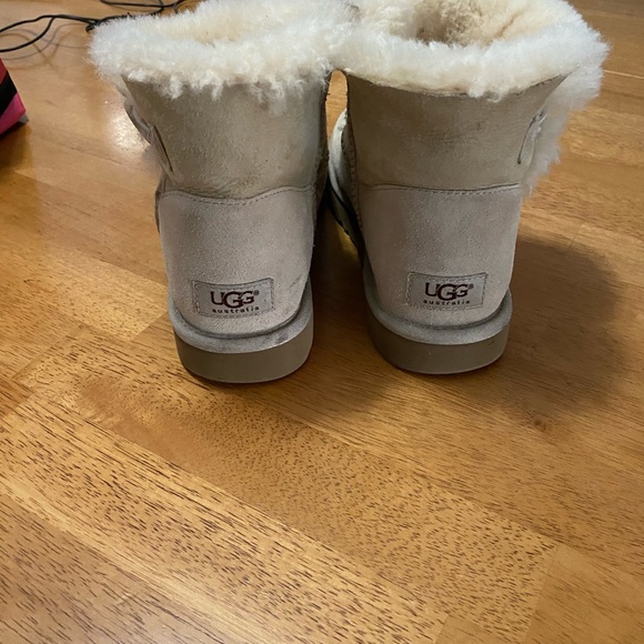 UGG Boots, Sz 7, some wear - Picture 5 of 8